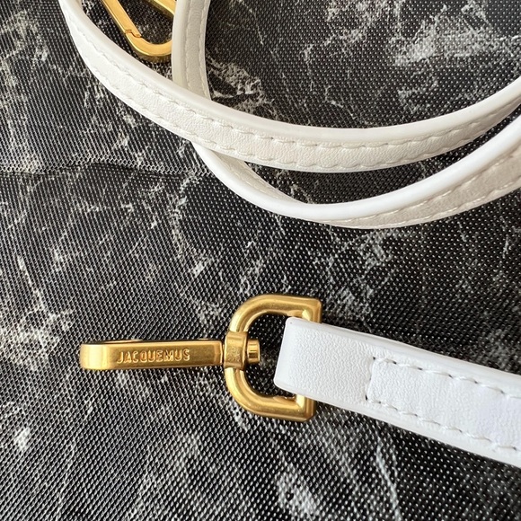 JACQUEMUS Le Grand Chiquito Top-Handle Bag - Picture 9 of 11